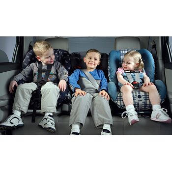 Правила безопасности детей в автомобиле